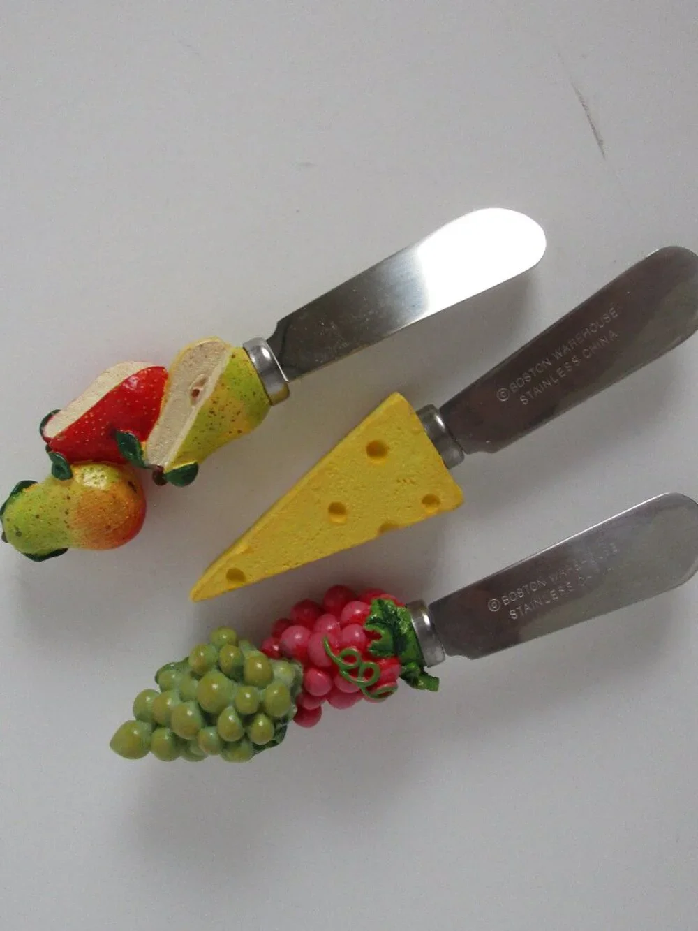 set of spreader knives